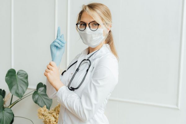 还在为团体高端医疗续保暴涨20%-40%头疼？点开看内行解读及破局要点